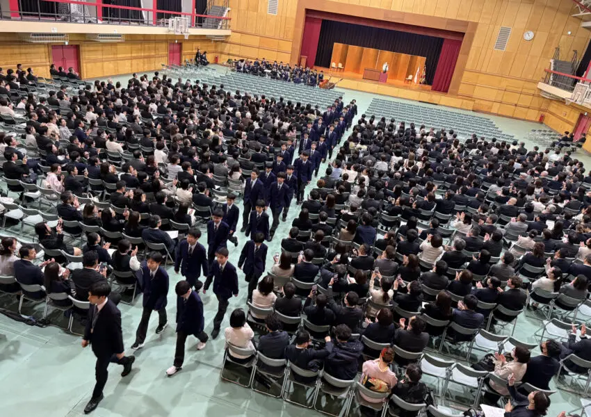 新入生退場（H組）